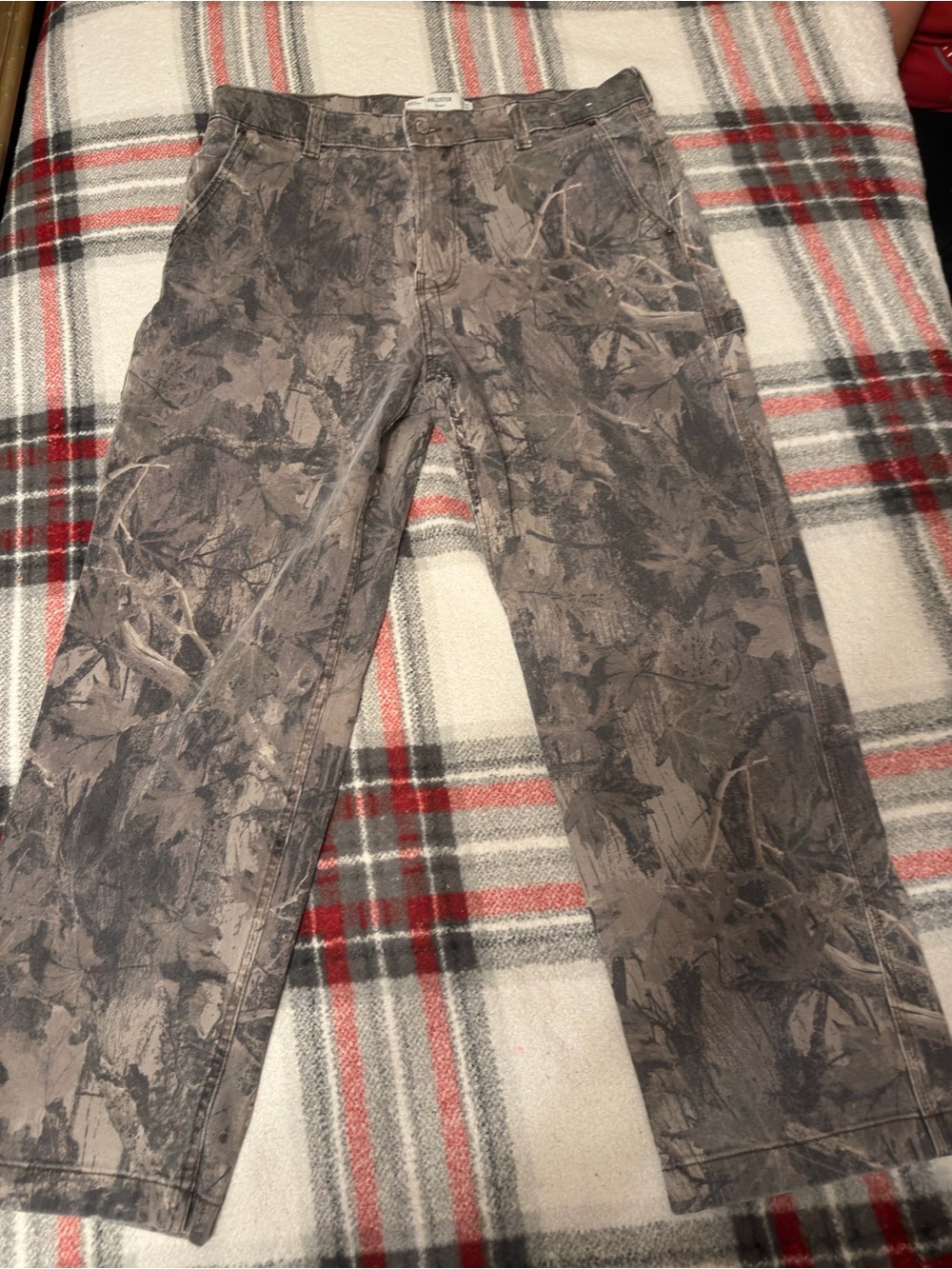 Hollister Men's Gray Camouflage Cargo Pants